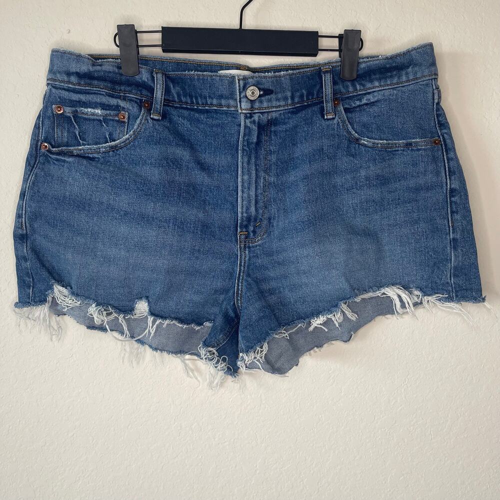 Abercrombie & Fitch The Mom Short Mid Rise Denim Shorts Medium Wash - Size 33/16